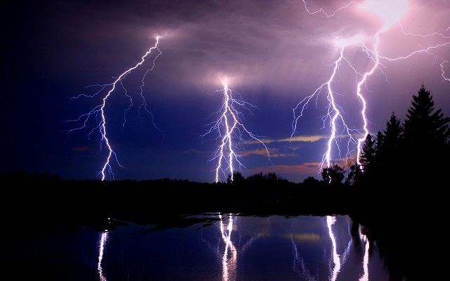 Rayos y truenos