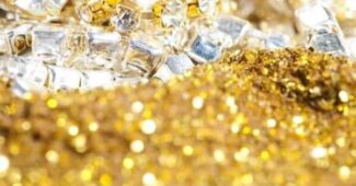 ¿Qué es más raro: el oro precioso o los diamantes eternos?
